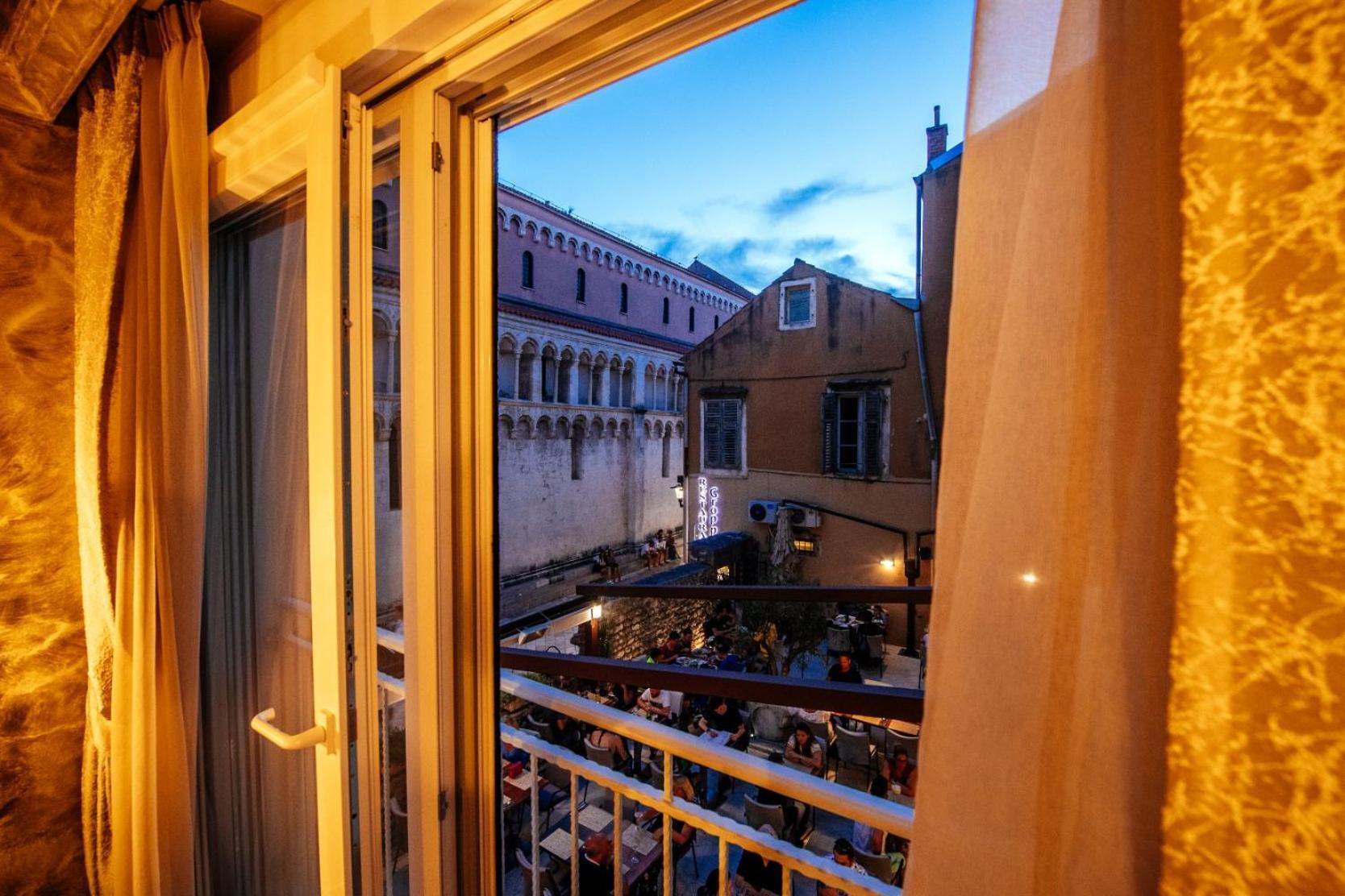 Luxury Rooms Vindemiae Zadar Bilik gambar